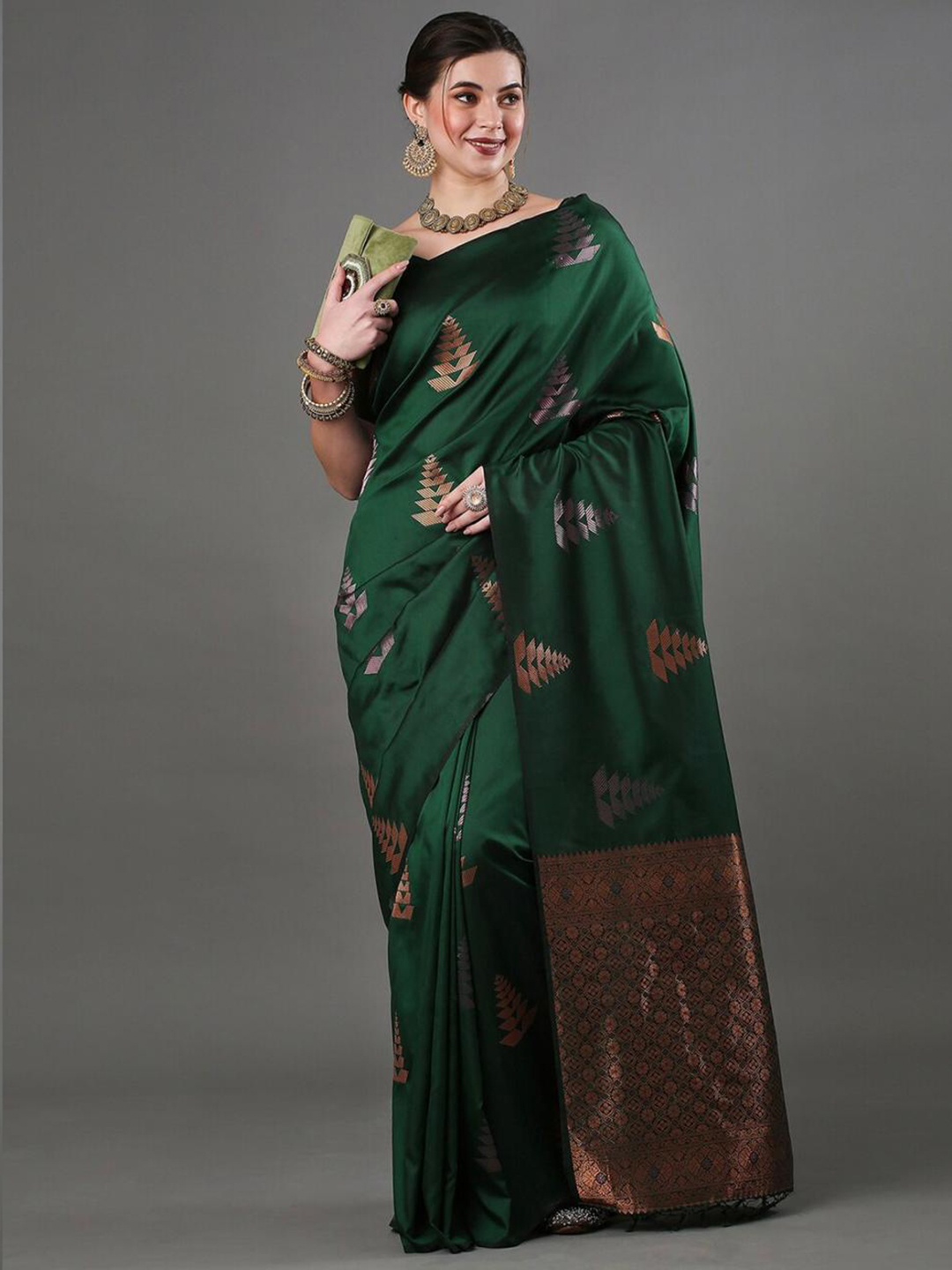 

MORLY Ethnic Motif Woven Design Zari Kanjeevaram Saree, Green