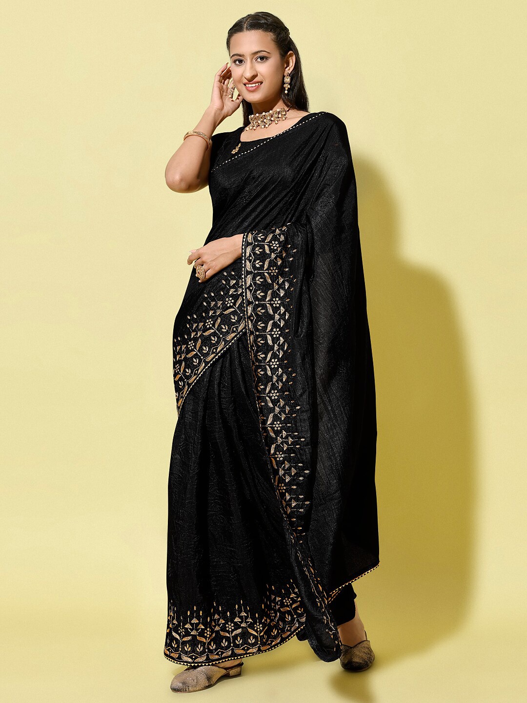 

Mitera Black & Gold-Toned Ethnic Motifs Embroidered Silk Cotton Saree