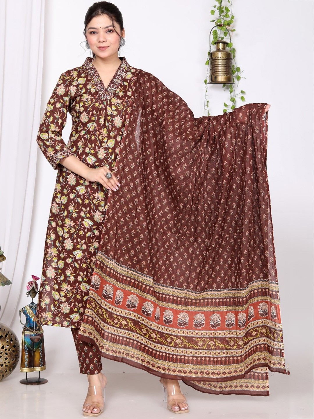 

Swasti Floral Printed Regular Pure Cotton Straight Kurta & Trousers With Dupatta, Brown