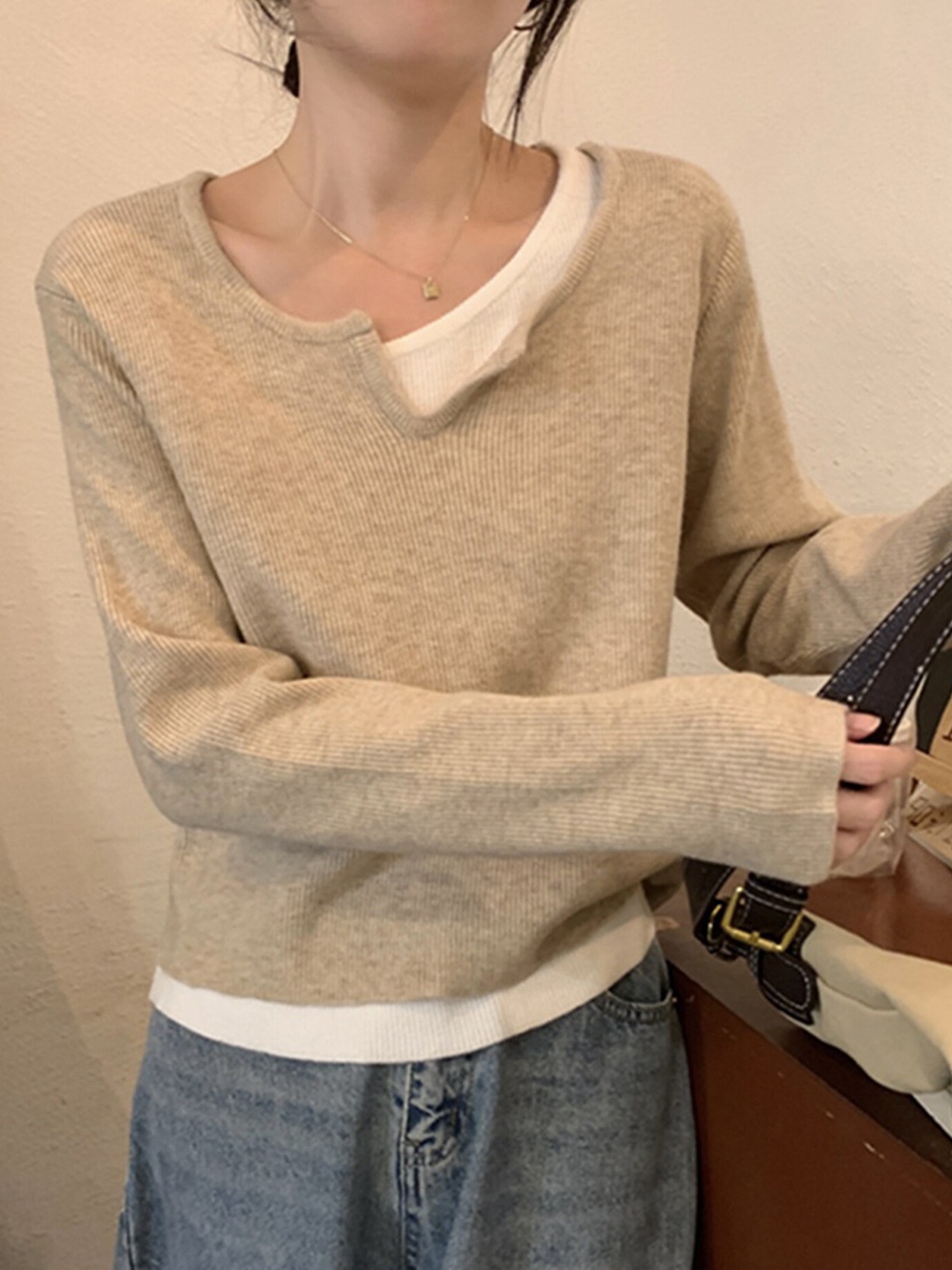 

LULU & SKY Ribbed V-Neck Long Sleeves Casual Top, Beige