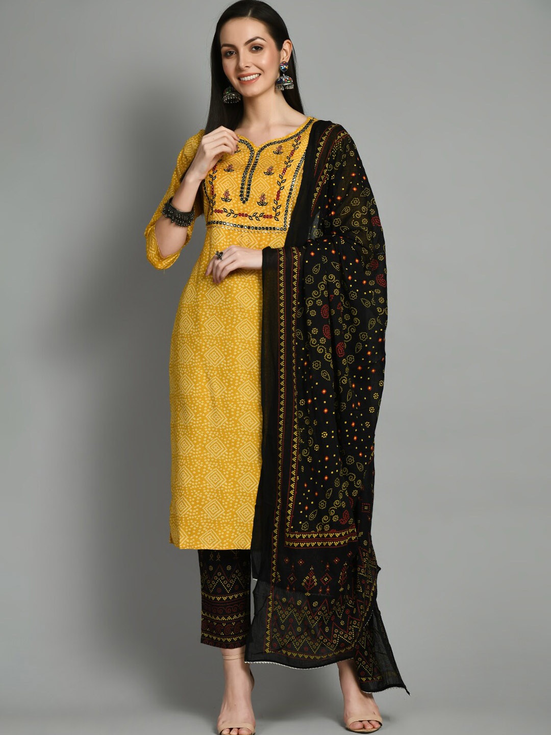 

DOISA Bandhani Printed Regular Thread Work Kurta with Trousers & Dupatta, Yellow