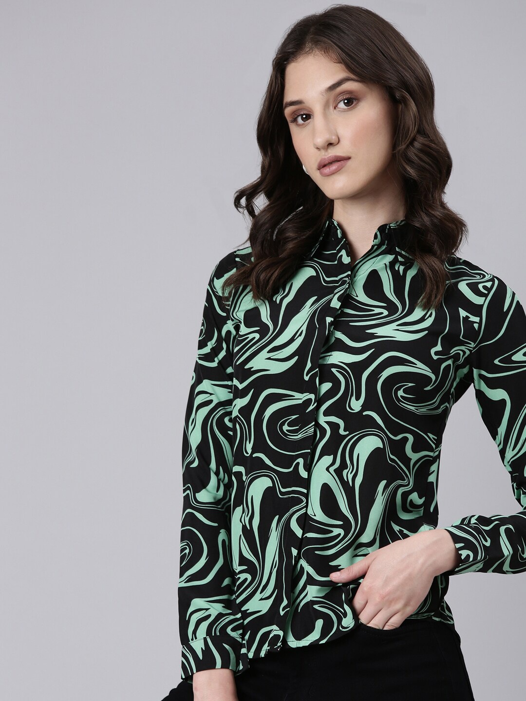 

SHOWOFF Slim Fit Opaque Abstract Printed Crepe Casual Shirt, Black