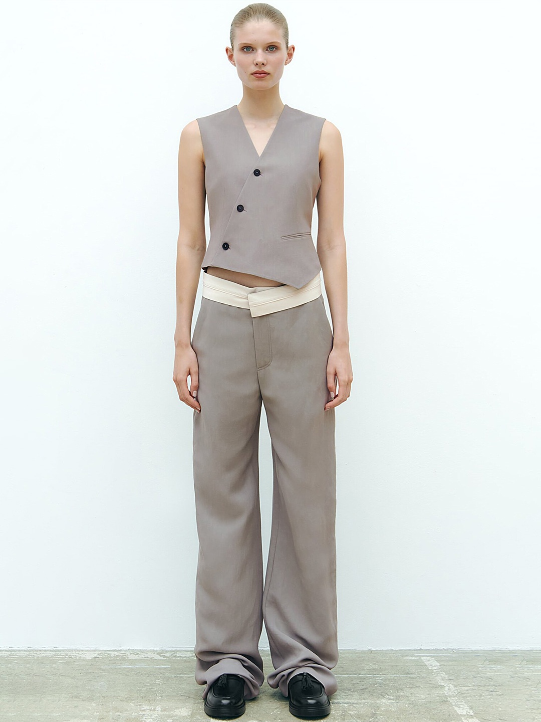 

LULU & SKY V-Neck Crop Top, Grey