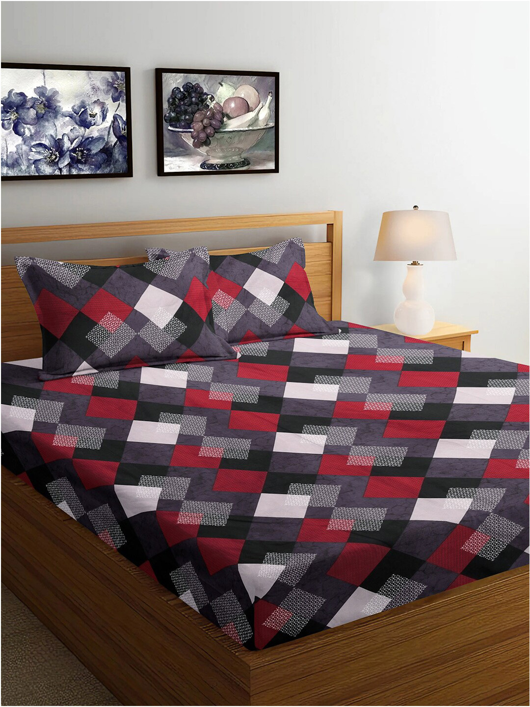 

FABINALIV Red & White Geometric Print 300 TC Fitted King Bedsheet & 2 Pillow Covers