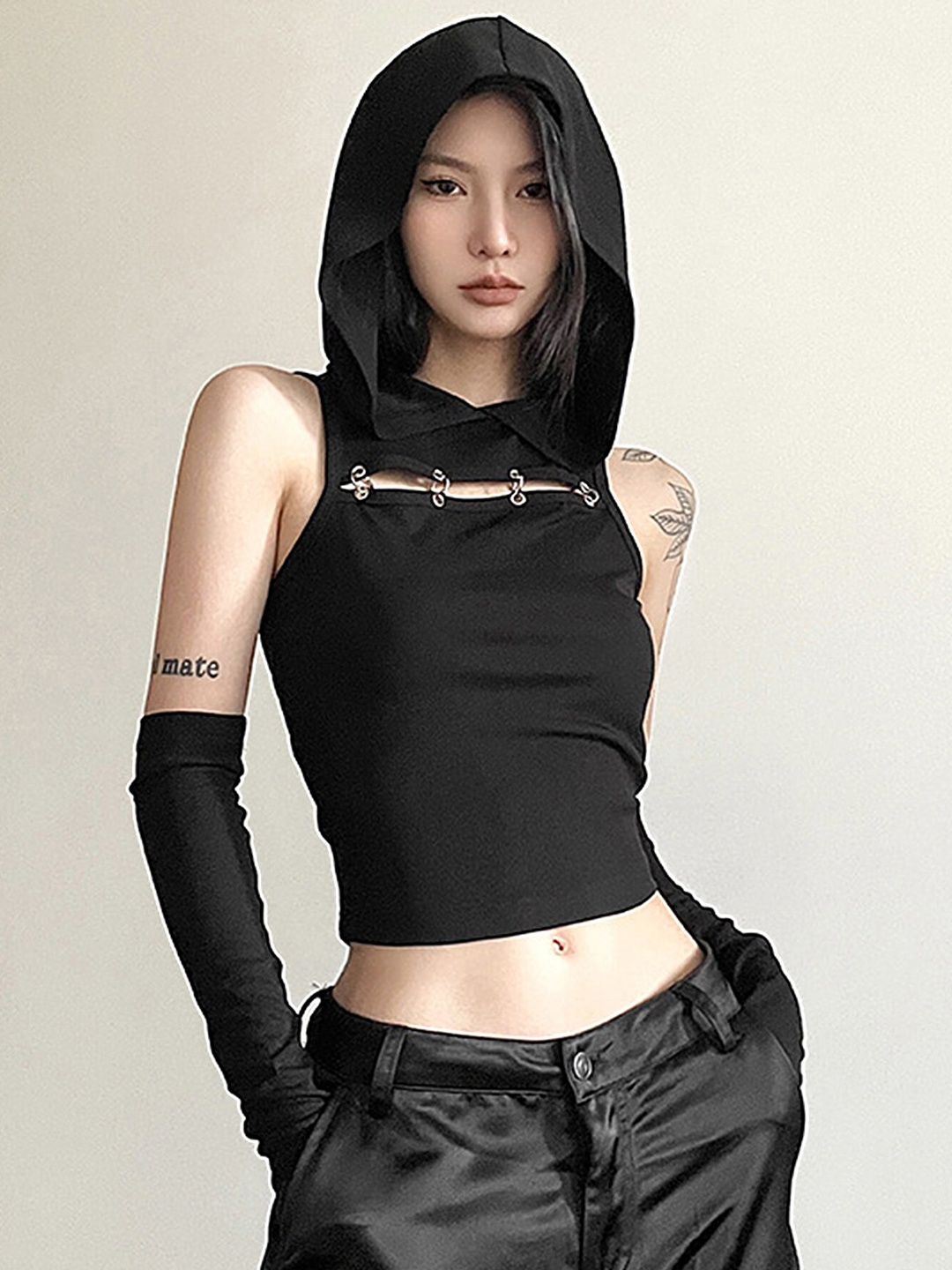 

LULU & SKY Hooded Detachable Sleeves Fitted Crop Top, Black