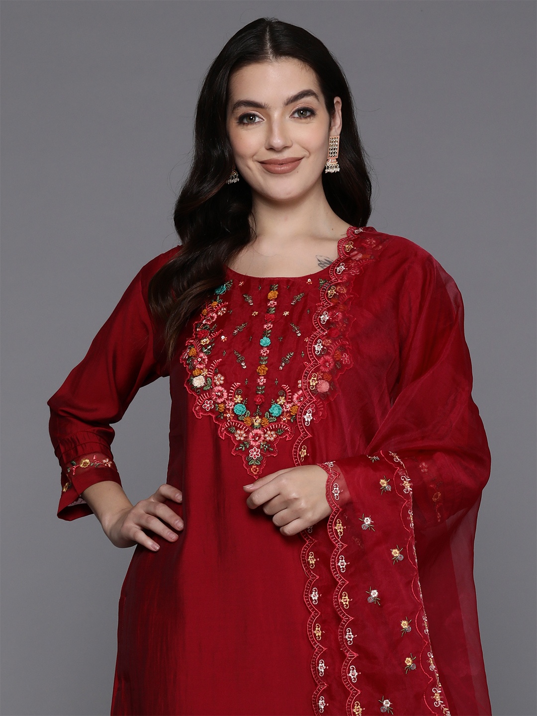 

Indo Era Floral Embroidered Regular Thread Work Kurta with Trousers & Dupatta, Magenta