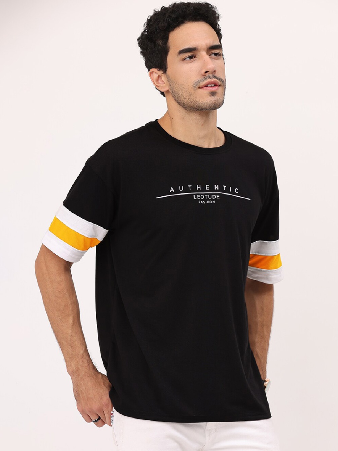 

Leotude Typography Printed Drop Shoulder Sleeves T-shirt, Black