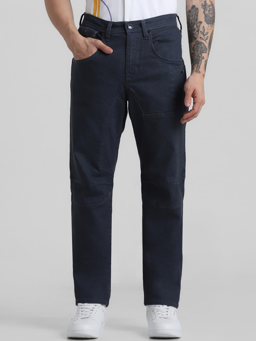 

Jack & Jones Men Relaxed Fit Mid-Rise Cotton Classic Jeans, Grey