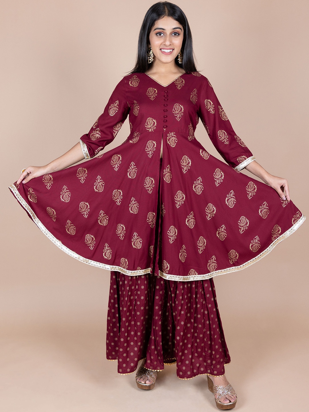 

KASYA Paisley Printed Regular Sequinned Details Kurta with Sharara & Dupatta, Maroon