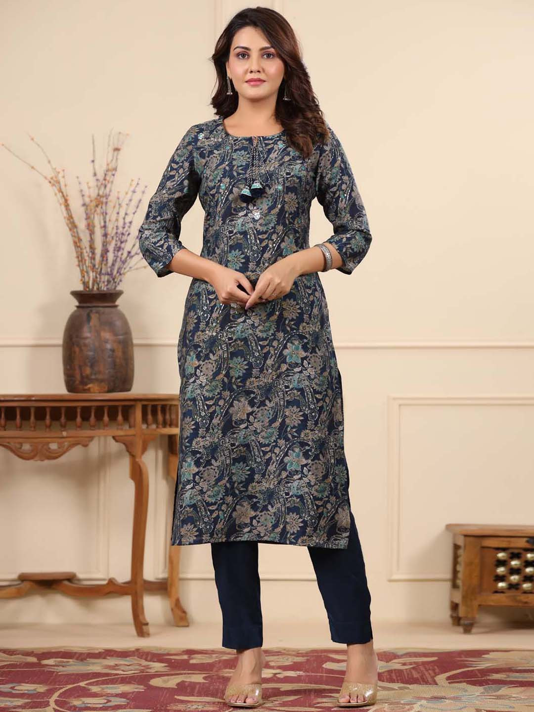 

Meena Bazaar Floral Printed Tie-Up Neck Straight Kurta With Trousers, Teal