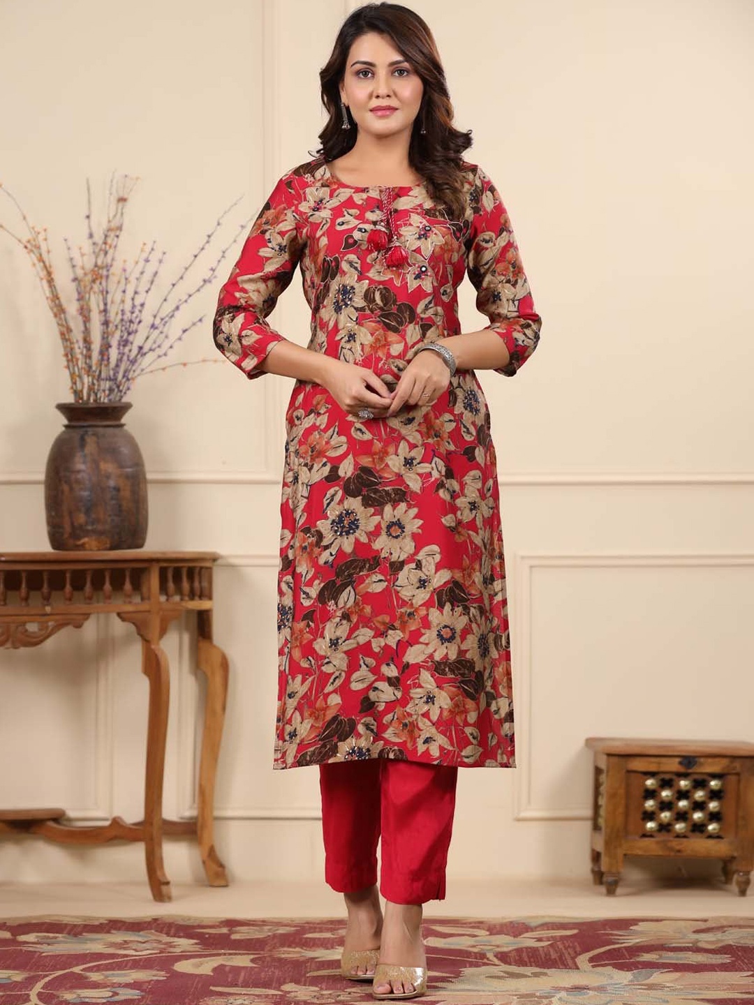 

Meena Bazaar Floral Printed Tie-Up Neck Straight Kurta With Trousers, Pink