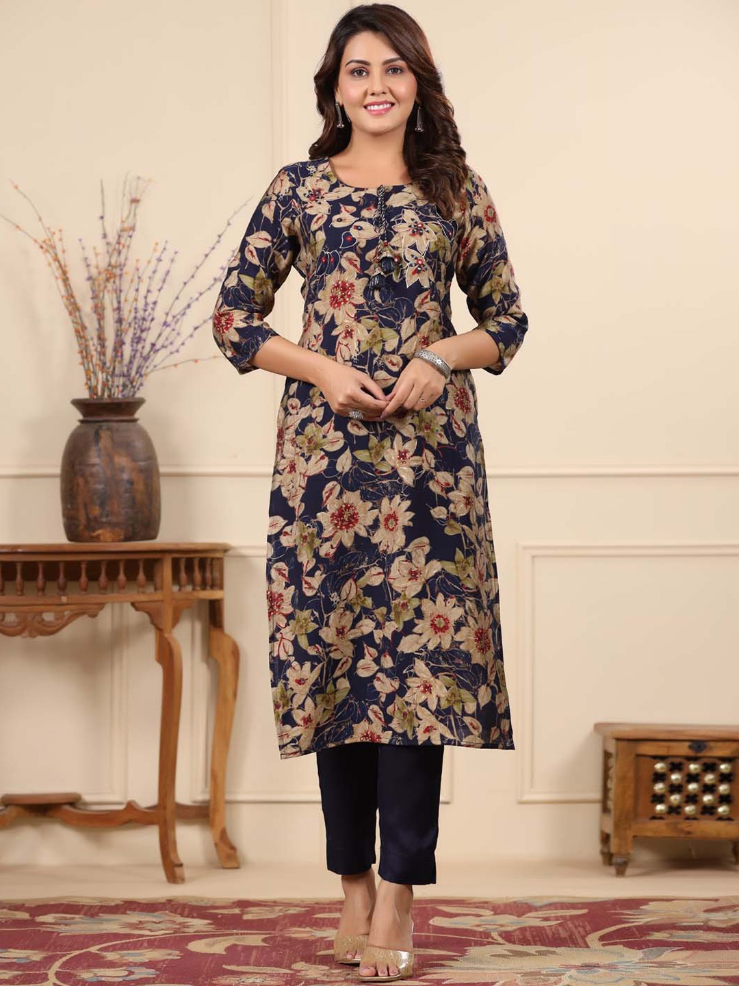 

Meena Bazaar Floral Printed Tie-Up Neck Straight Kurta With Trousers, Blue