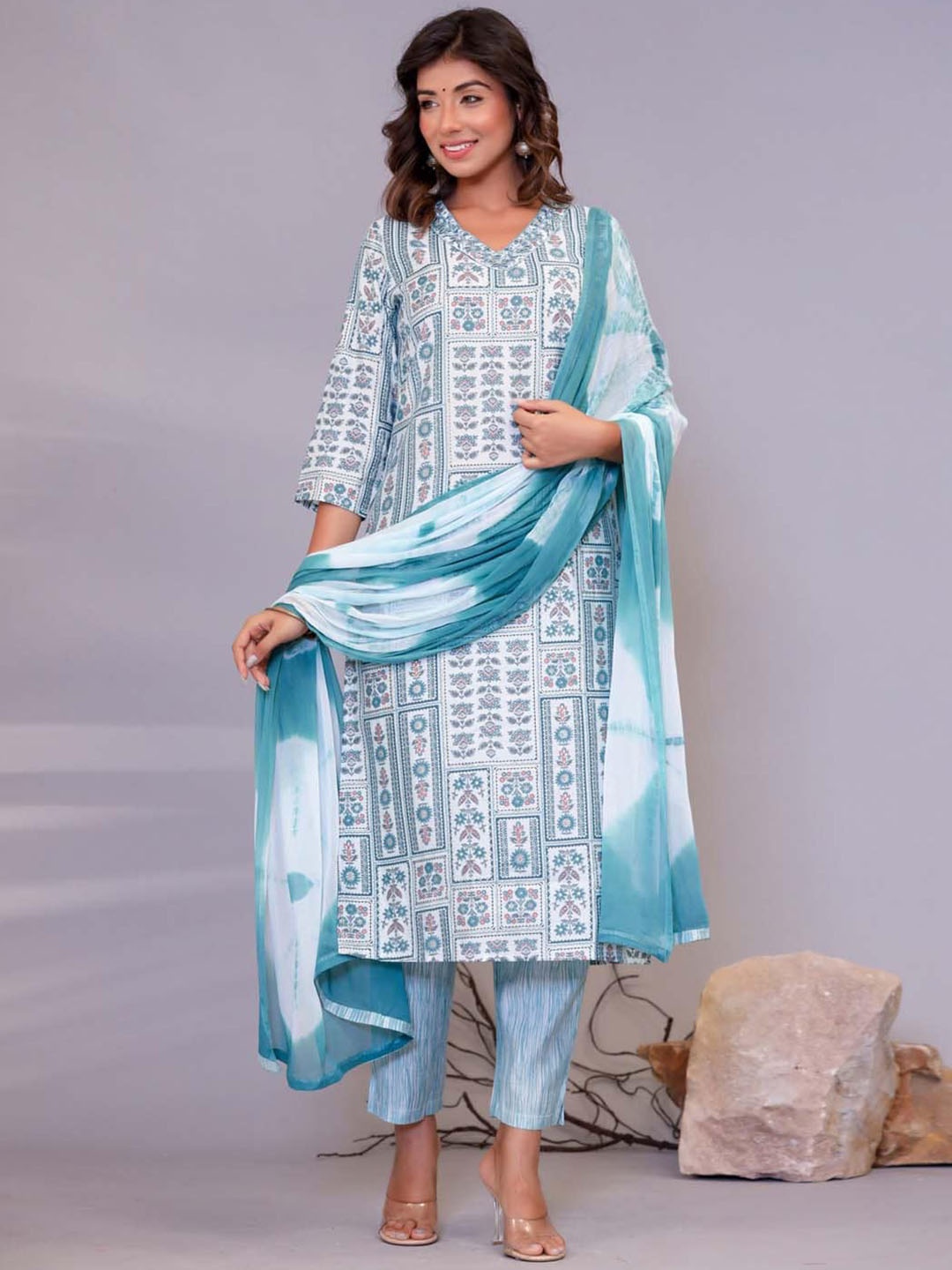 

Meena Bazaar Ethnic Motifs Printed Straight Kurta & Trousers With Dupatta, Blue