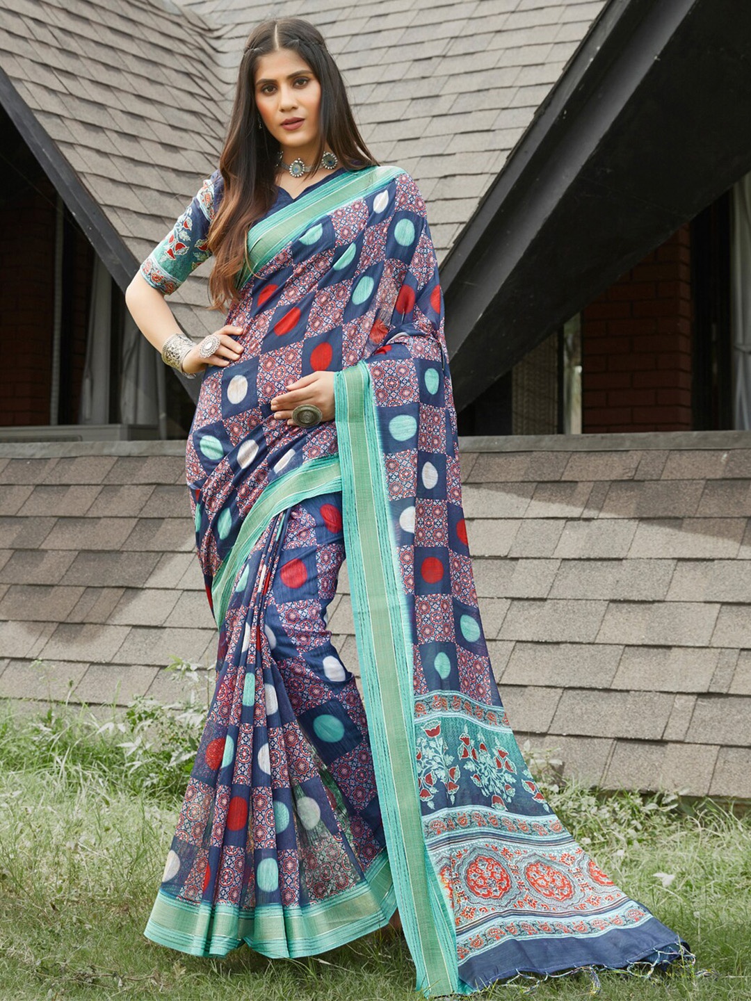 

Anouk Navy Blue Ethnic Motifs Printed Pure Linen Bagh Saree