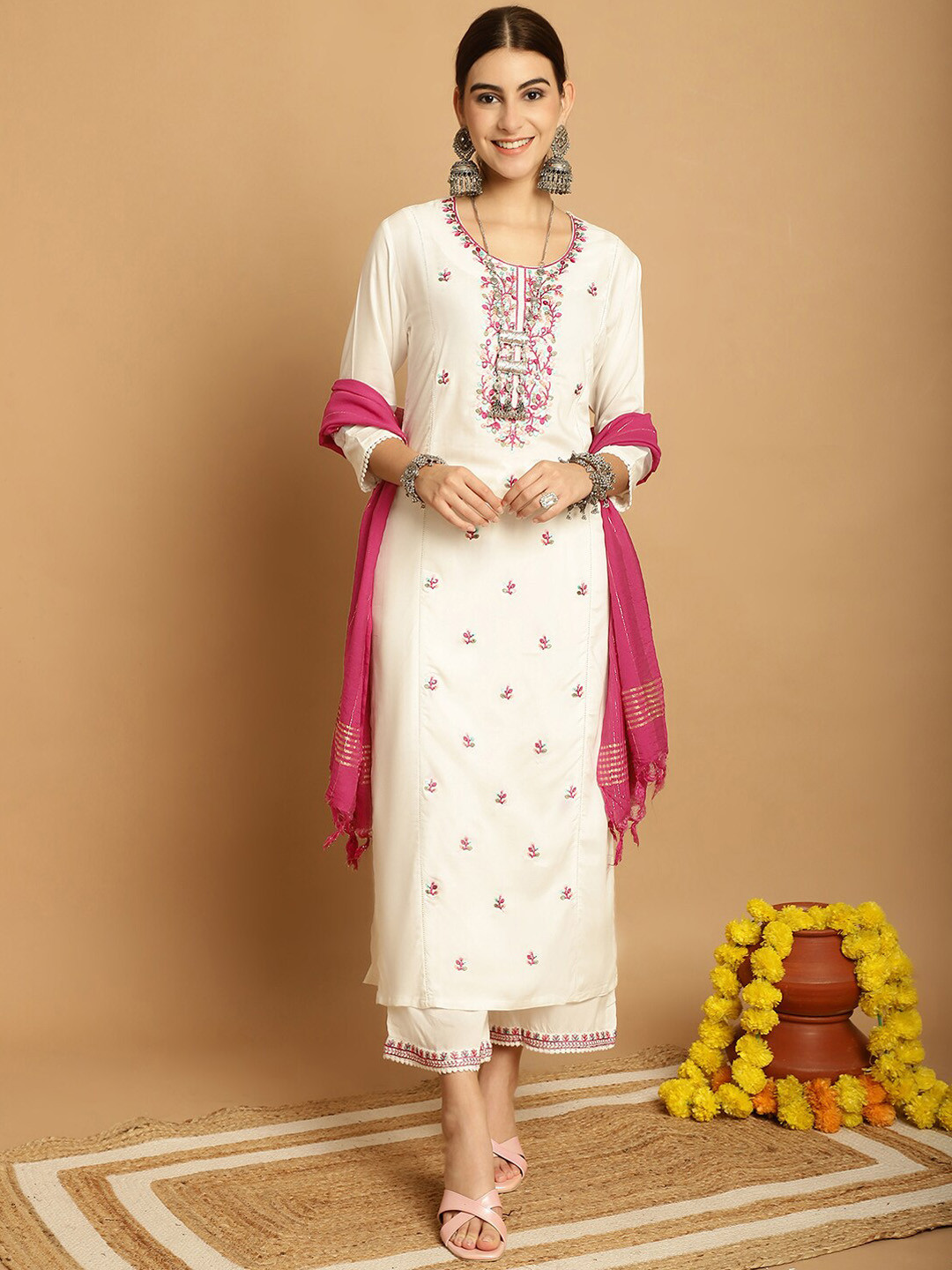

Tulsattva Floral Embroidered Regular Thread Work Kurta With Trousers & Dupatta, Off white