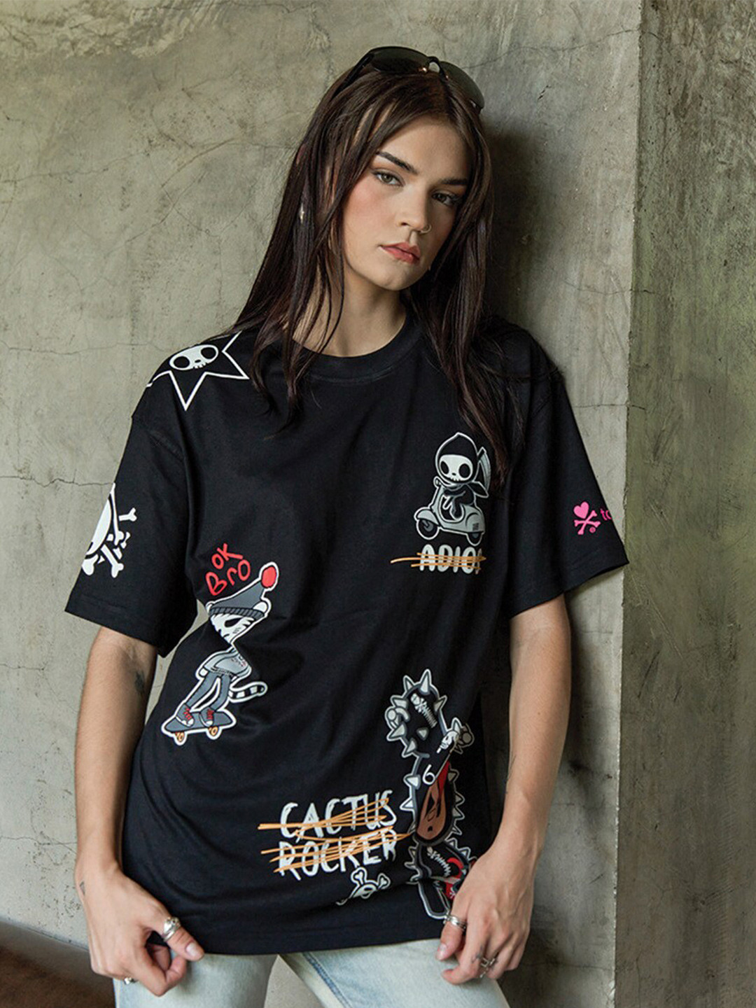 

Bonkers Corner Conversational Printed Drop-Shoulder Sleeves Oversized Cotton T-shirt, Black