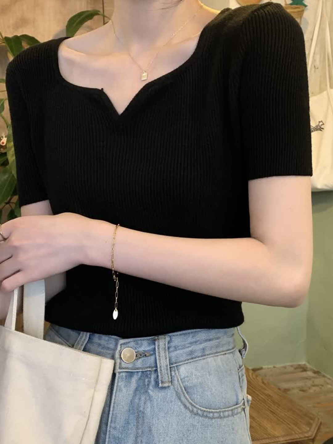 

LULU & SKY V-Neck Ribbed Top, Black