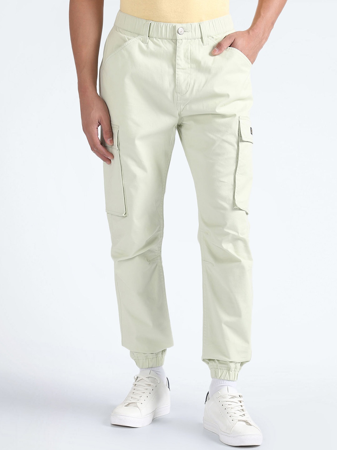

Flying Machine Men Mid-Rise Slim Fit Joggers, Off white