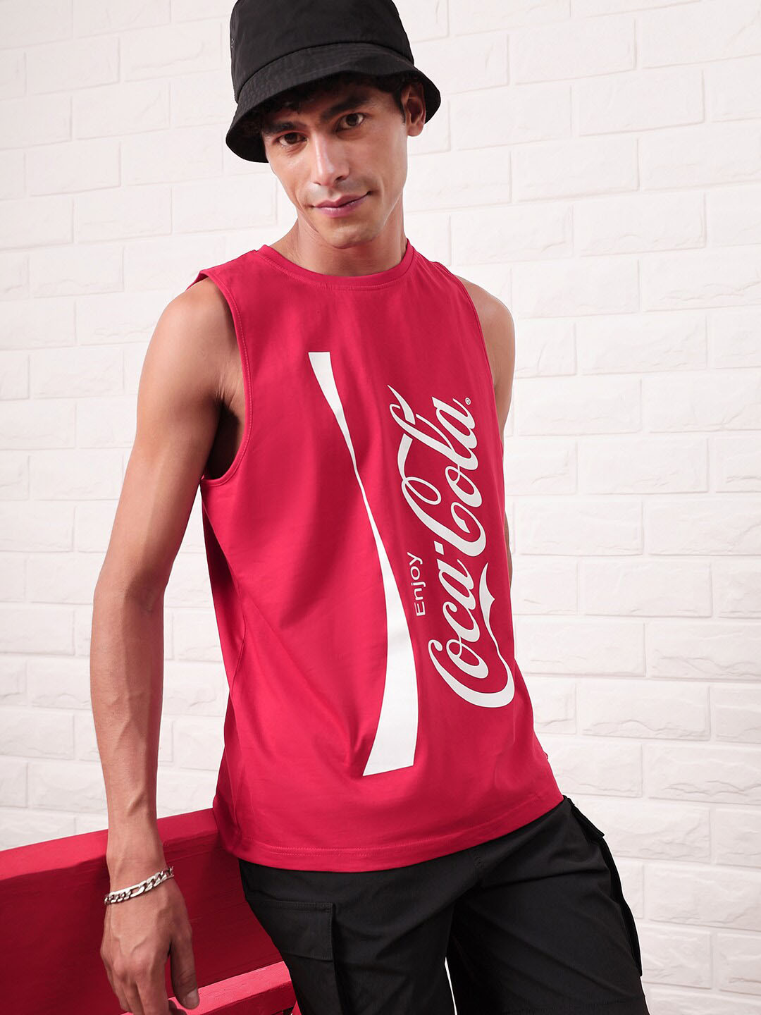 

Bewakoof Red Coca-Cola Typography Printed Pure Cotton Gym Vest