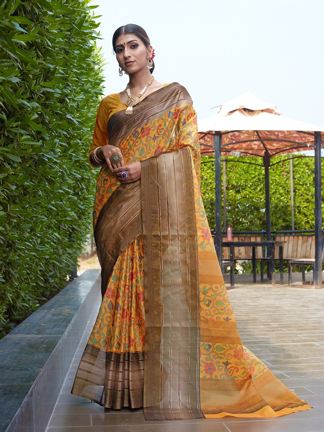 

Pisara Floral Printed Silk Cotton Saree, Mustard