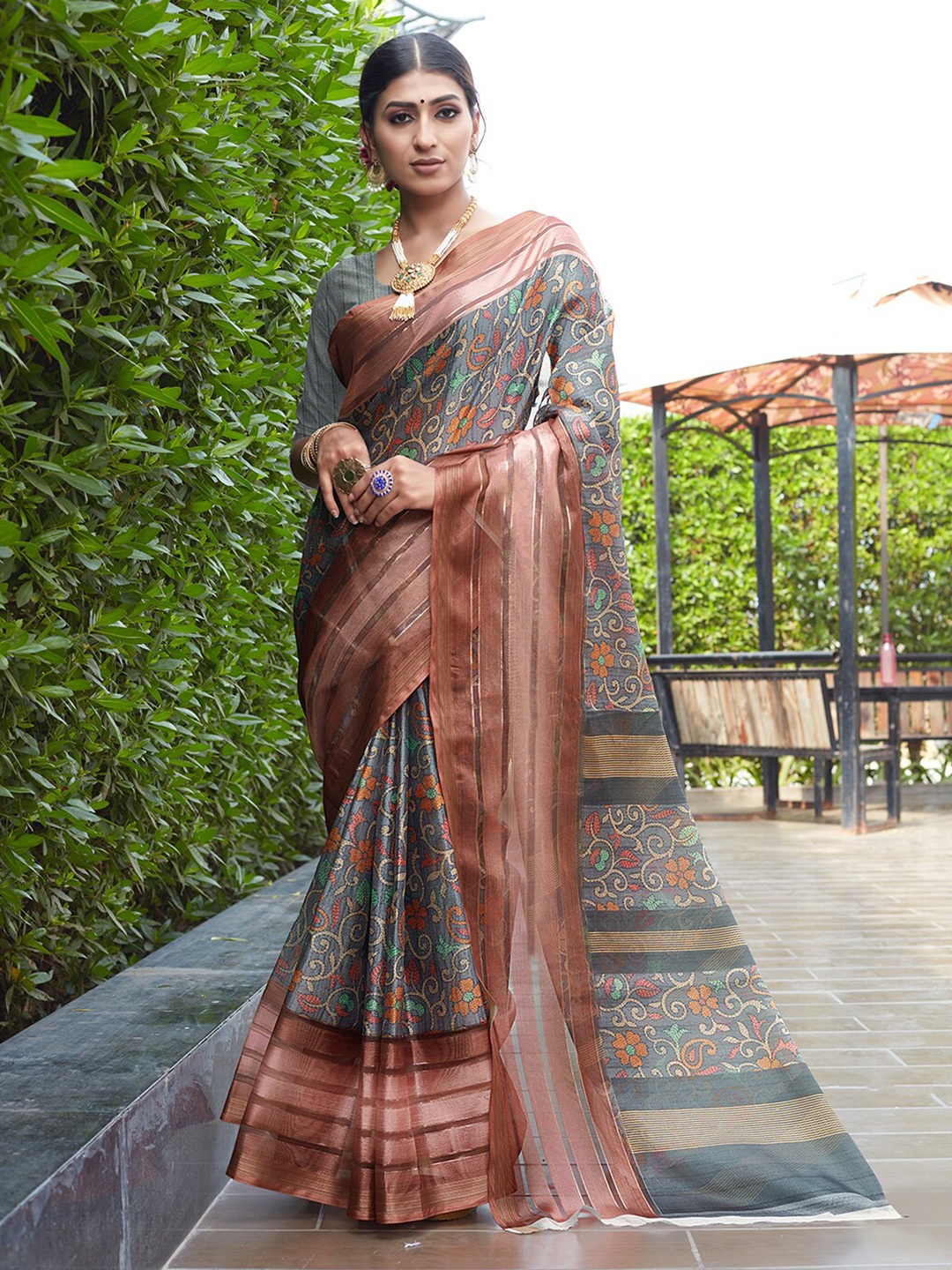 

Pisara Floral Printed Silk Cotton Saree, Grey