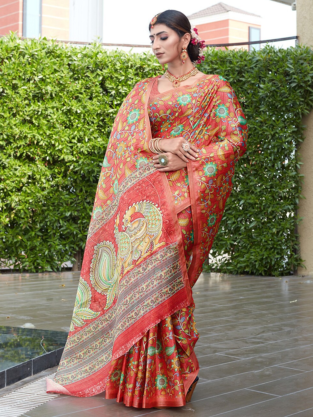 

Pisara Floral Printed Silk Cotton Saree, Red