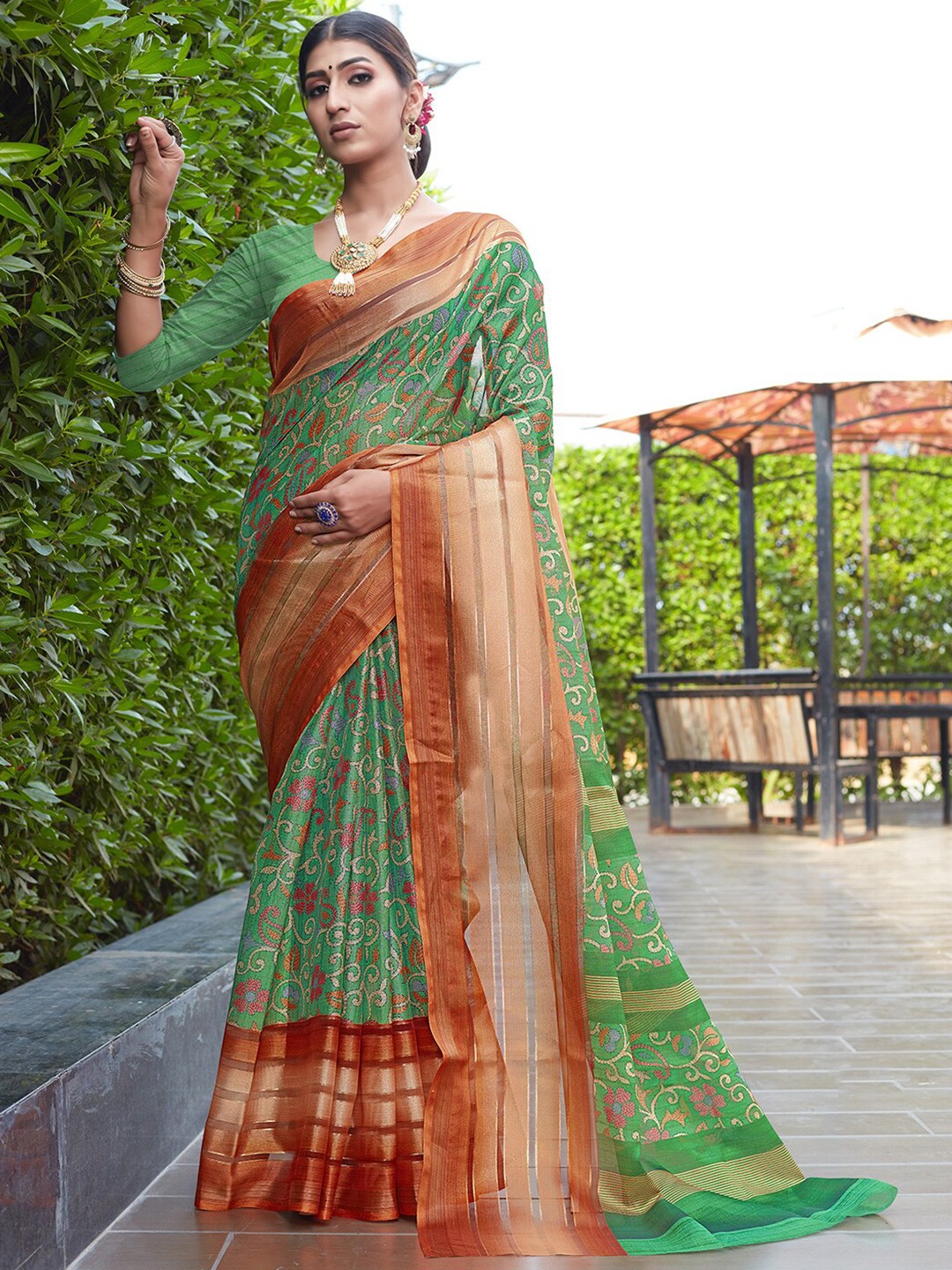 

Pisara Floral Printed Silk Cotton Saree, Green