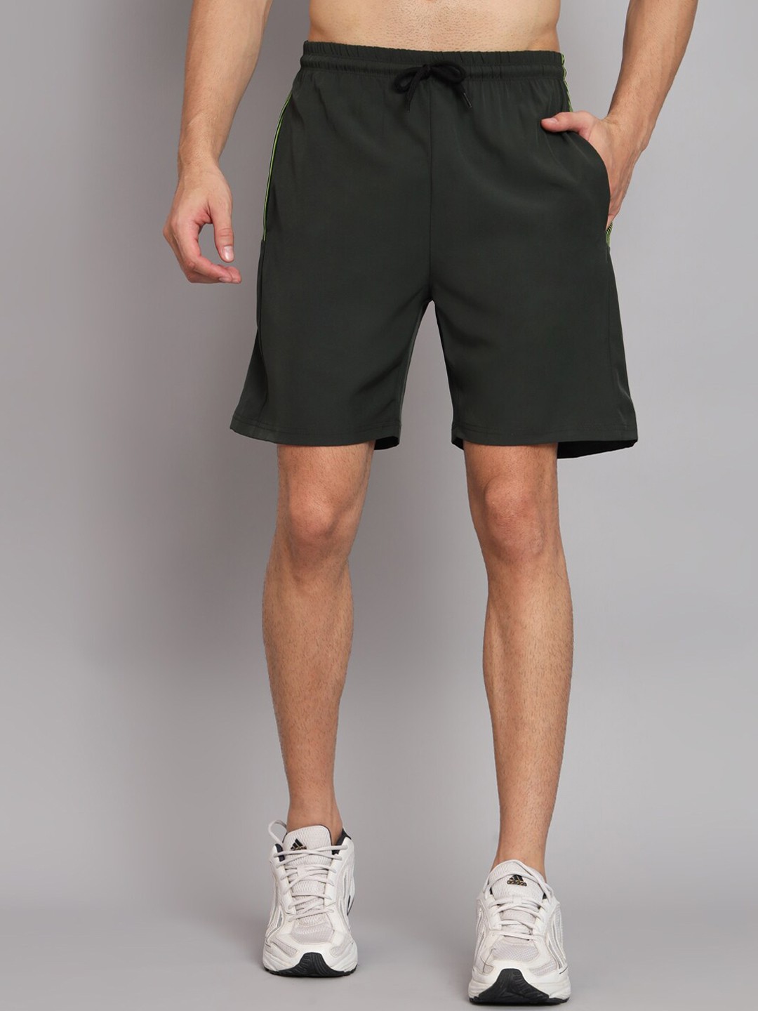 

GLITO Men Mid-Rise Sports Shorts, Olive