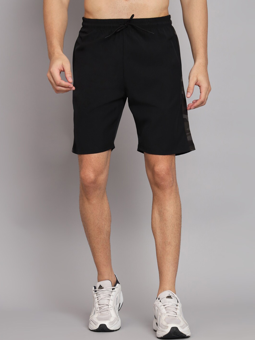 

GLITO Men Mid-Rise Sports Shorts, Black