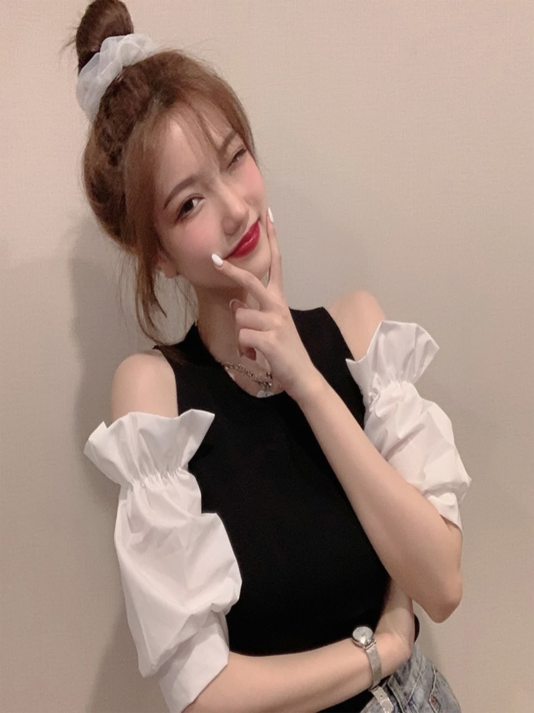 

LULU & SKY Cold-Shoulder Fitted Top, Black