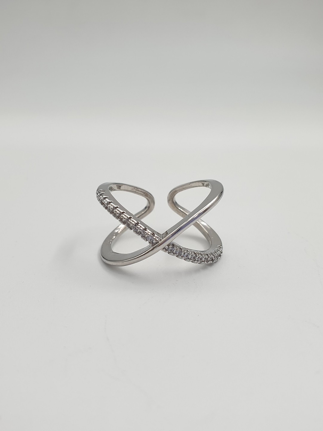 

ISHKAARA Stainless Steel Silver Plated Stone Studded Criss Cross Finger Ring