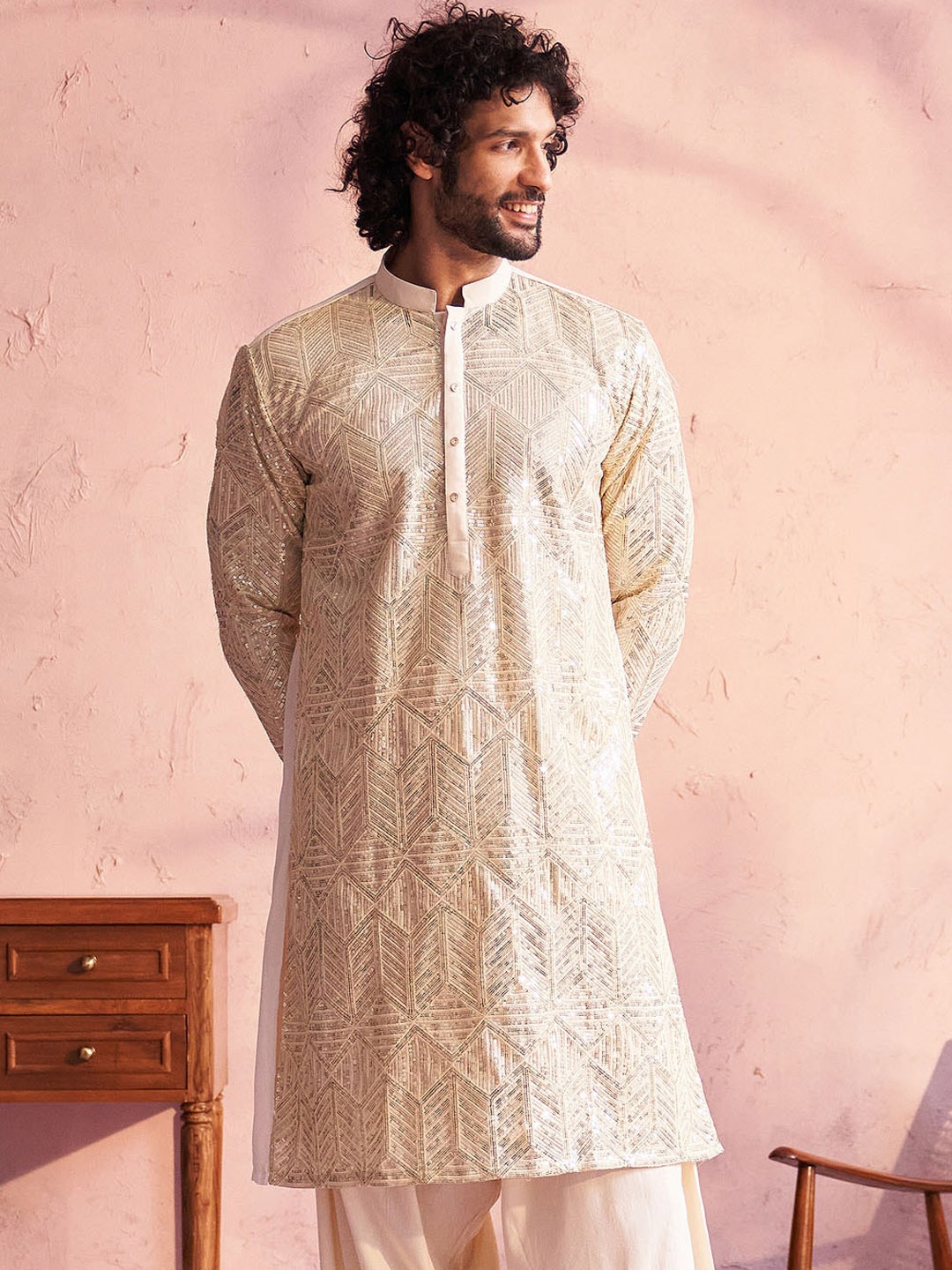 

VASTRAMAY Sequinned Embellished Straight Kurta, Cream