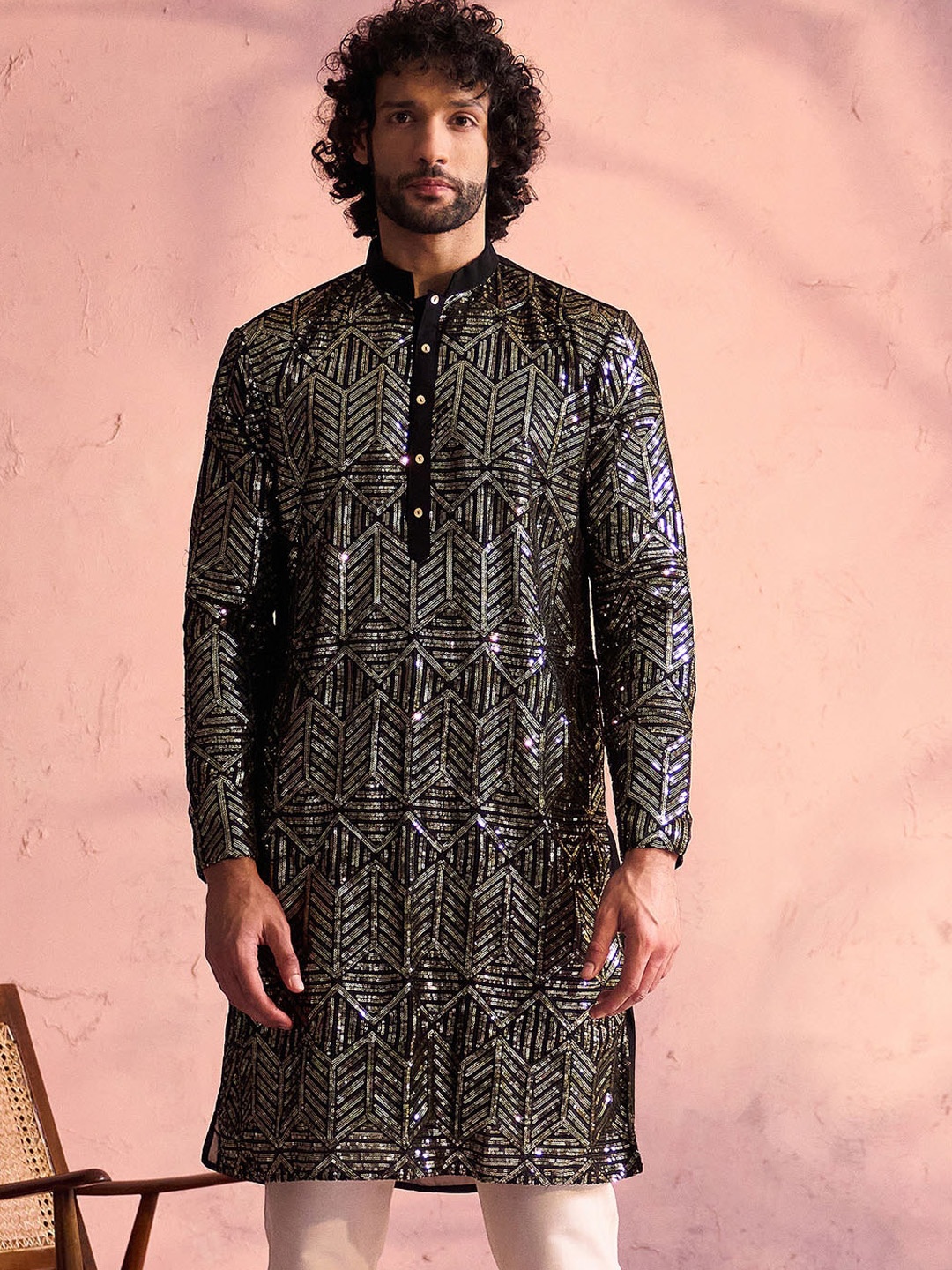 

VASTRAMAY Sequinned Embellished Straight Kurta, Black