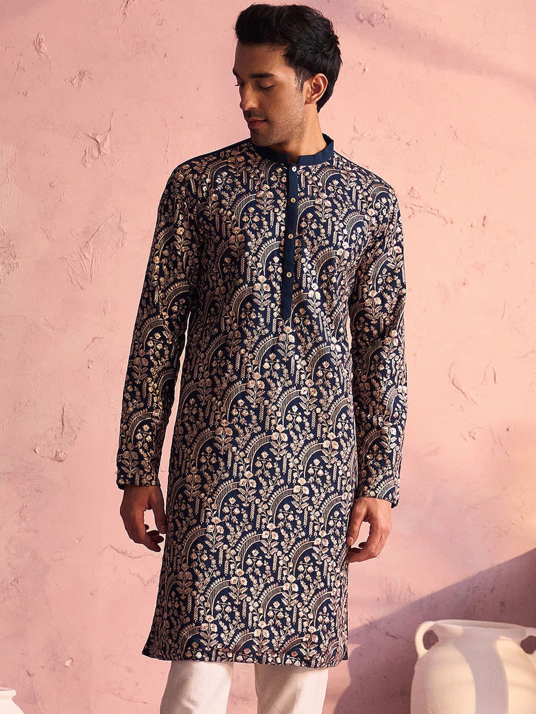 

VASTRAMAY Ethnic Motifs Embroidered Thread Work Straight Kurta, Navy blue