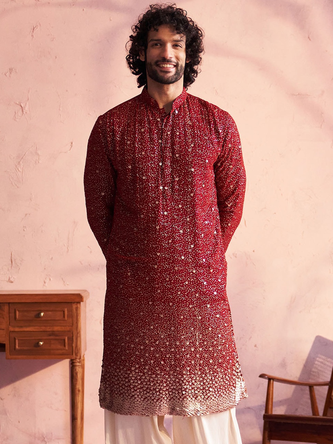 

VASTRAMAY Sequinned Embellished Straight Kurta, Maroon