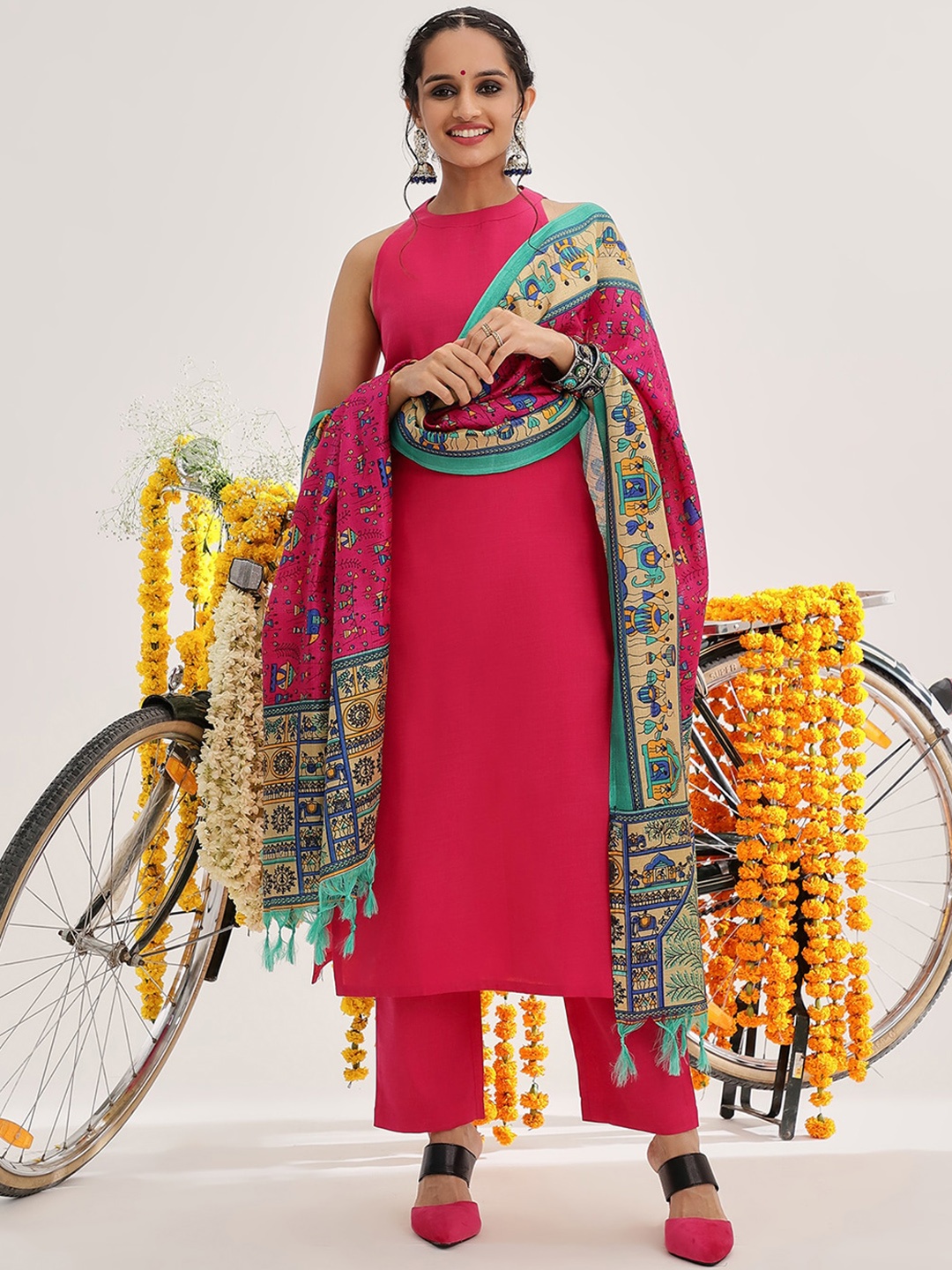 

Varanga Pink Halter Neck Straight Kurta & Trousers With Dupatta