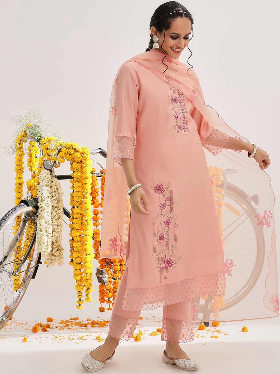 

Varanga Floral Embroidered Sequinned Kurta & Trousers With Dupatta, Peach