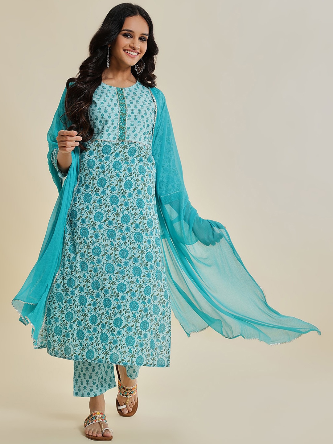 

Varanga Floral Printed Regular Kurta with Trousers & With Dupatta, Blue