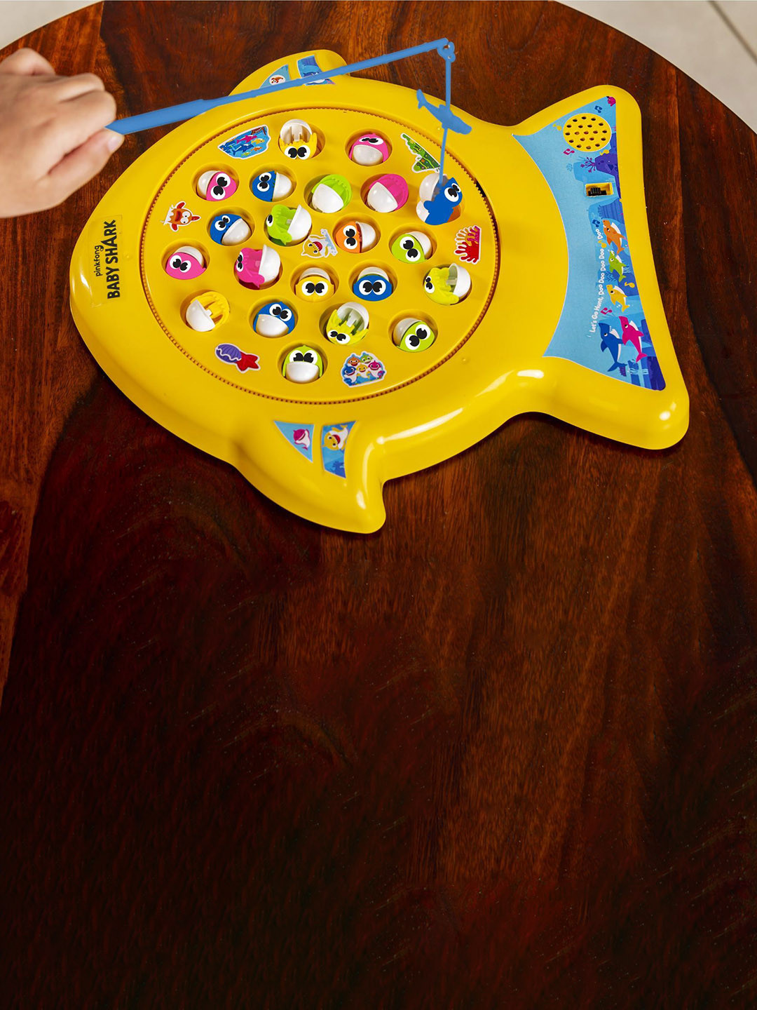 

Li'l Wizards Kids Baby Shark Sing & Go Fishing Game, Yellow