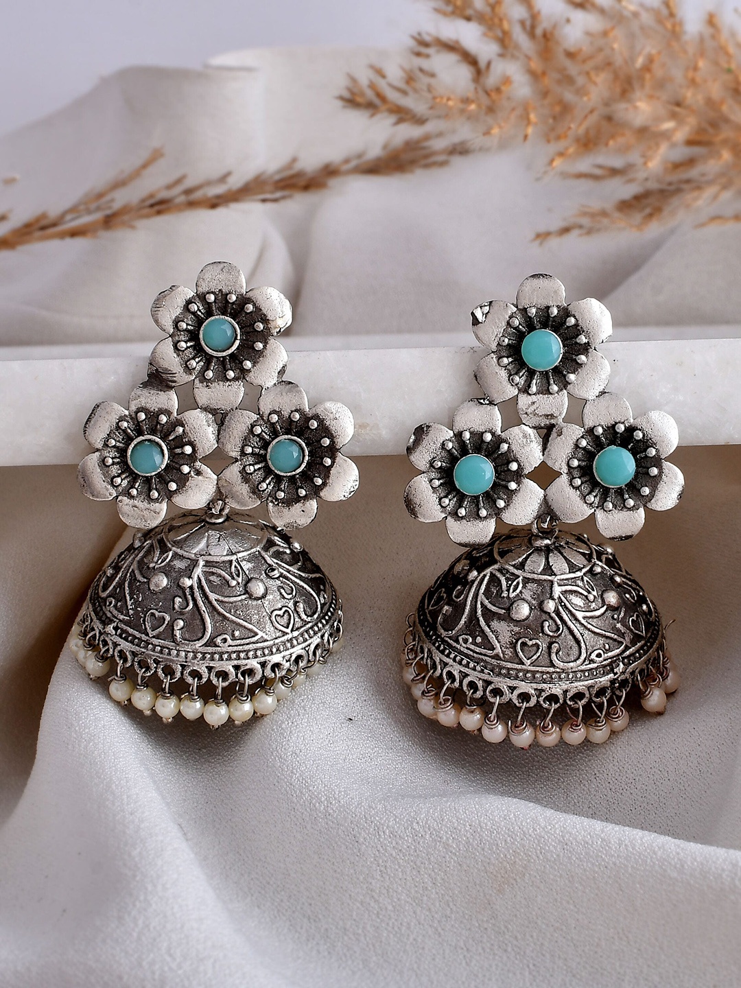 

DASTOOR Silver-Plated Oxodised Beaded Contemporary Jhumkas