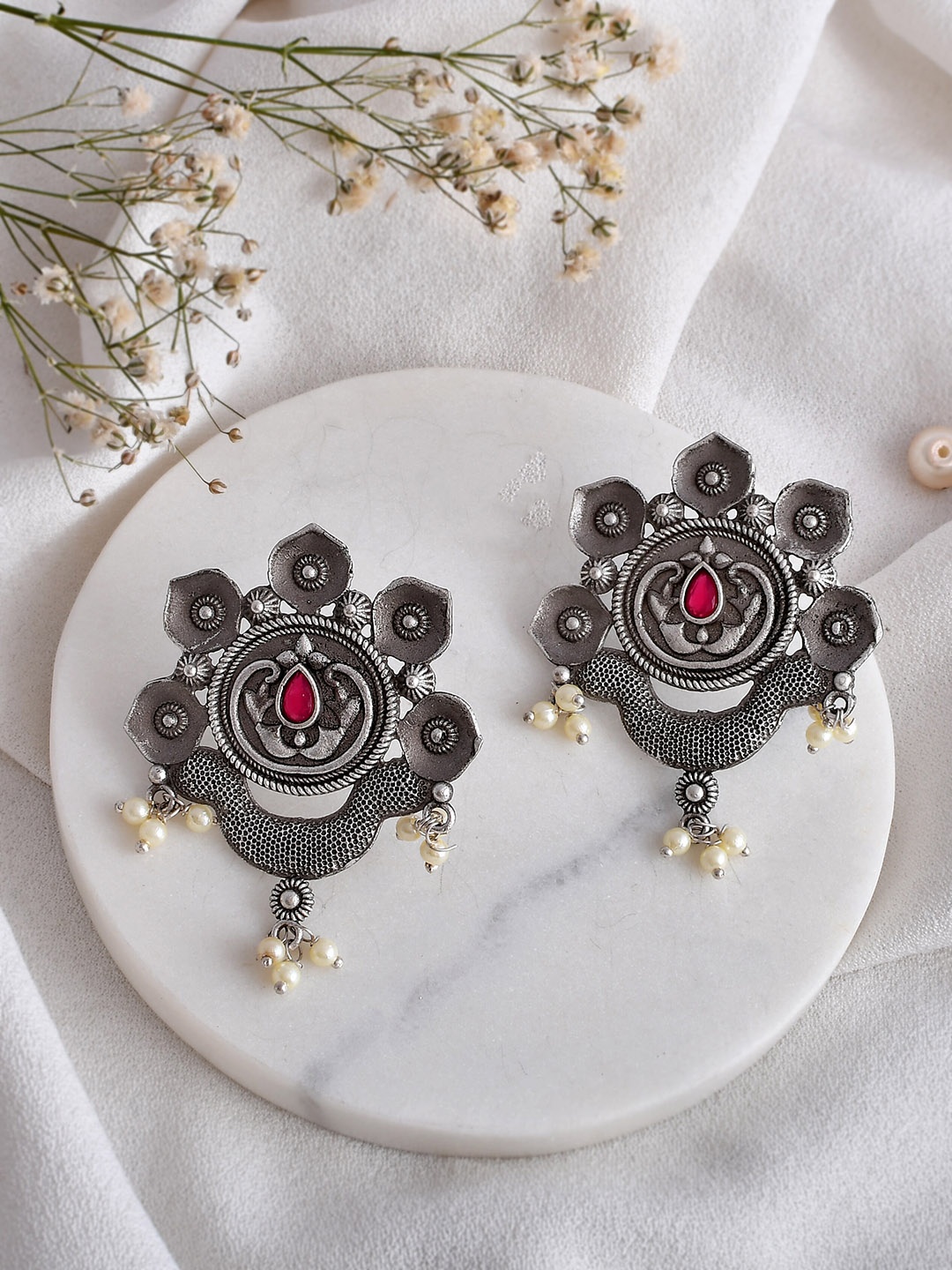 

DASTOOR Silver-Plated Beaded Contemporary Chandbalis