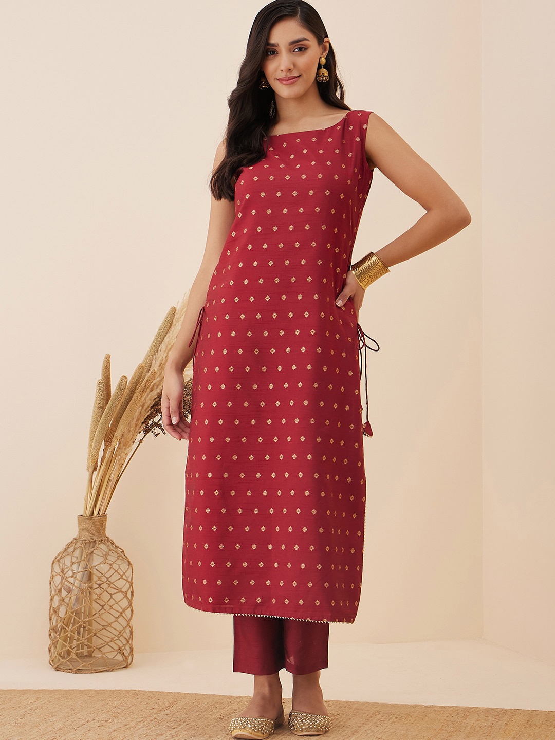 

Inddus Ethnic Motif Woven Design Straight Kurta with Trousers, Maroon