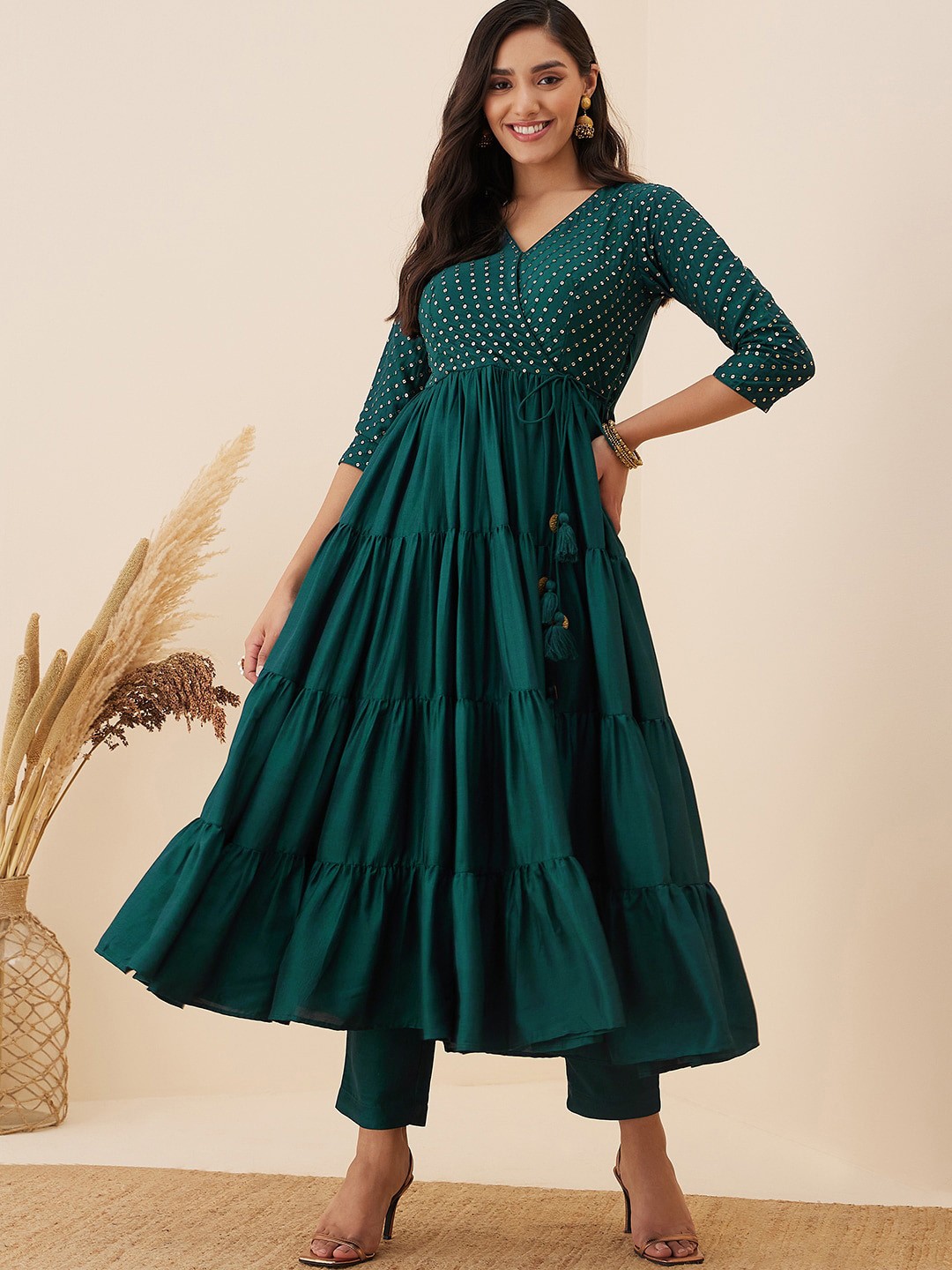 

Inddus Ethnic Motifs Embroidered Tiered Sequinned Anarkali Kurta with Trousers, Green