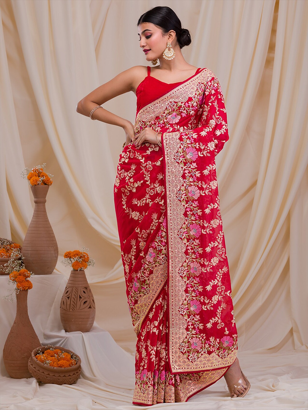 

Koskii Floral Embroidered Saree, Pink