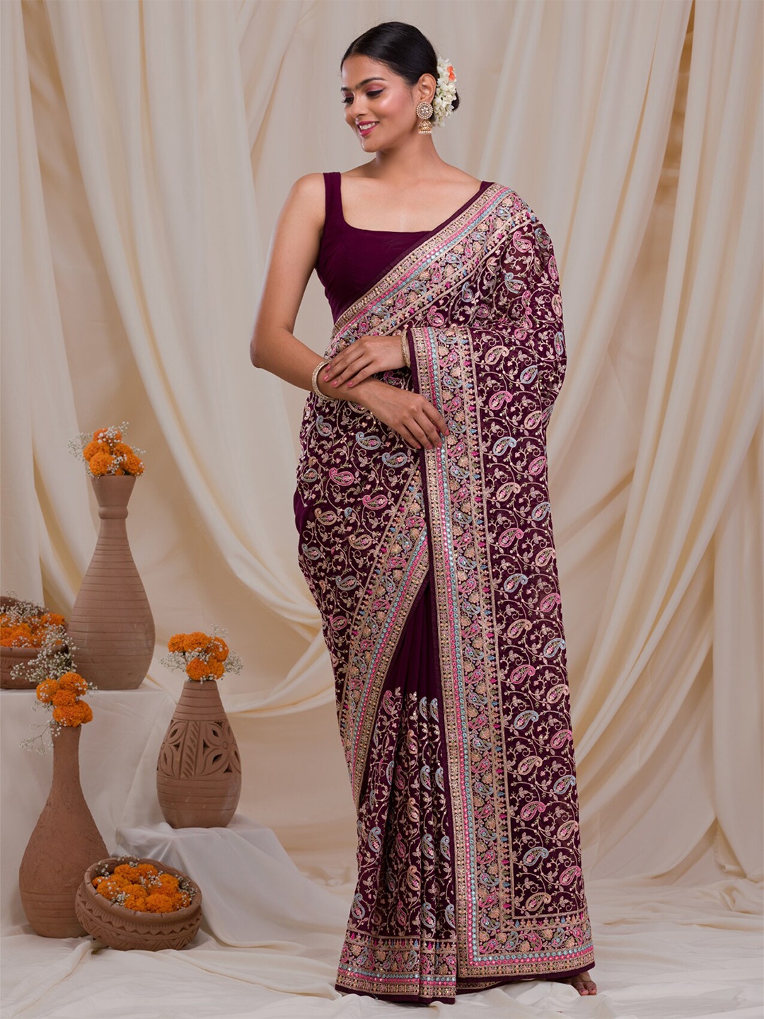 

Koskii Paisley Sequinned Saree, Maroon