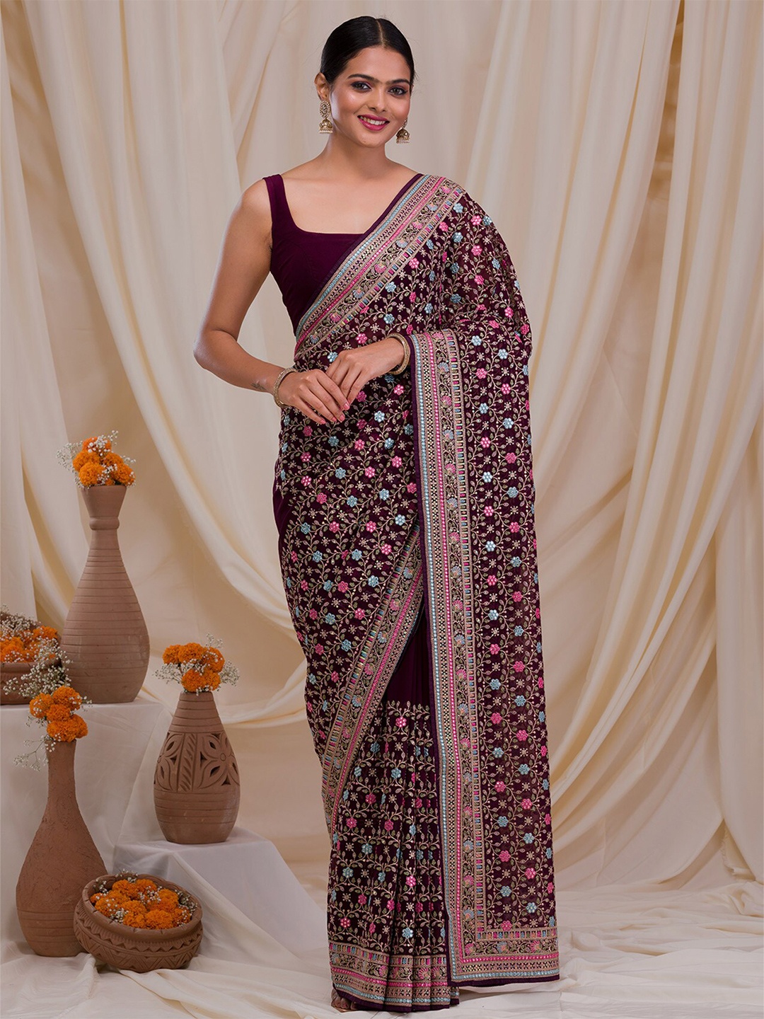 

Koskii Floral Embellished Mirror Work Saree, Maroon