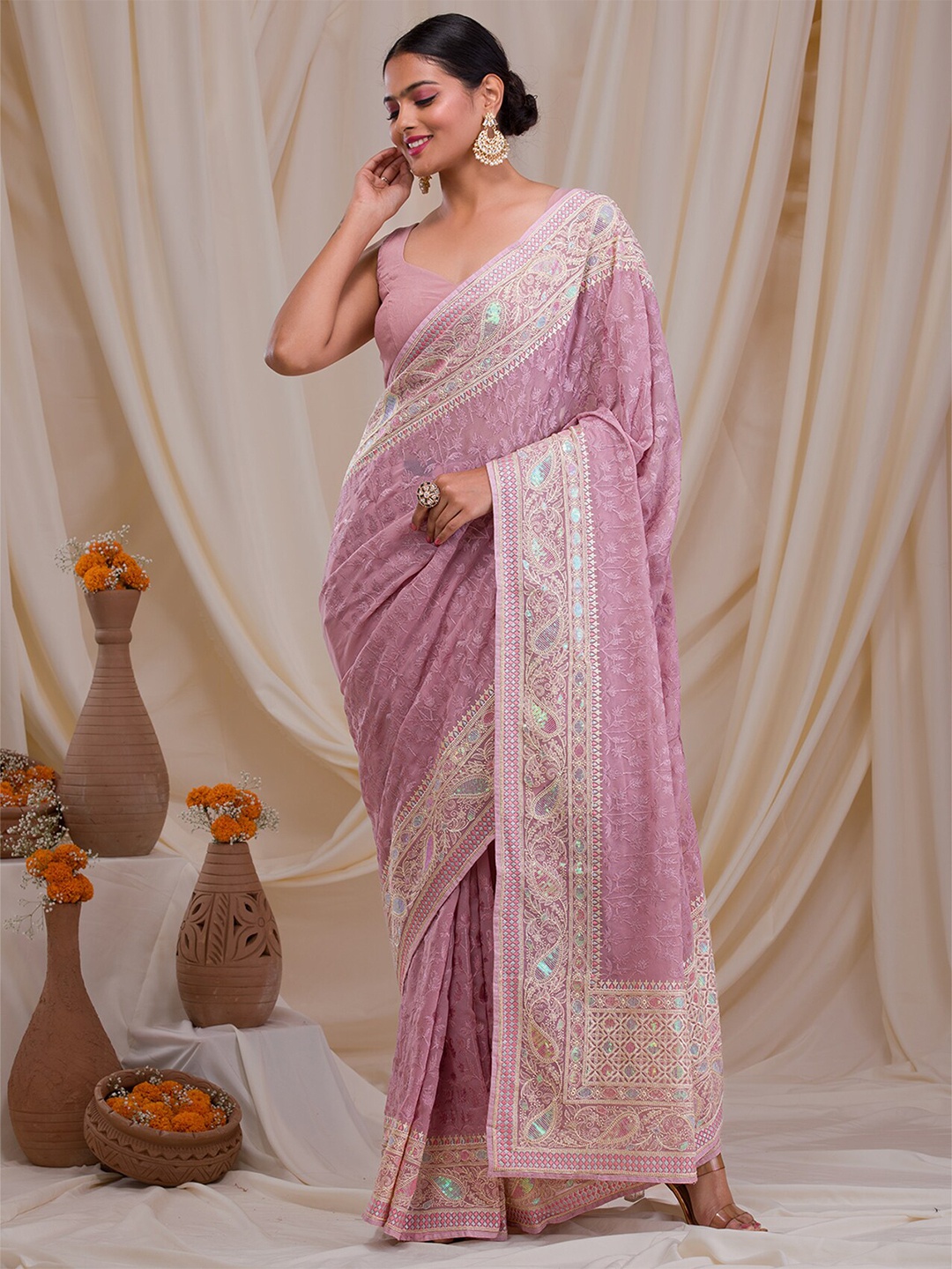 

Koskii Ethnic Motifs Embroidered Chiffon Saree, Pink