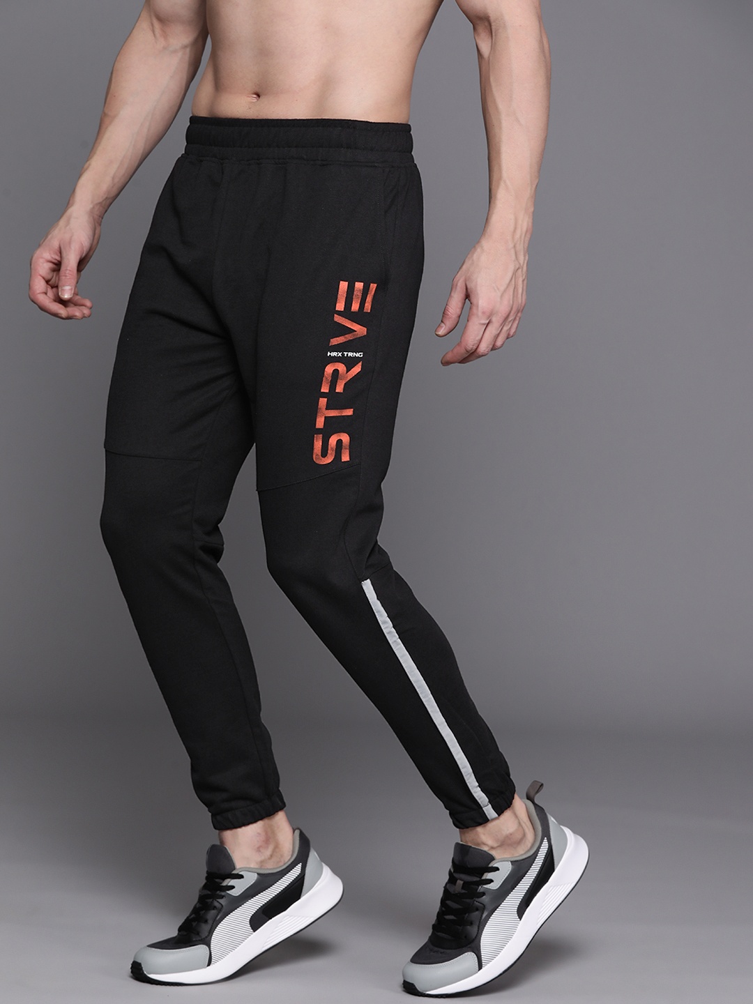 

HRX by Hrithik Roshan Men Printed Straight Fit Training Joggers, Black