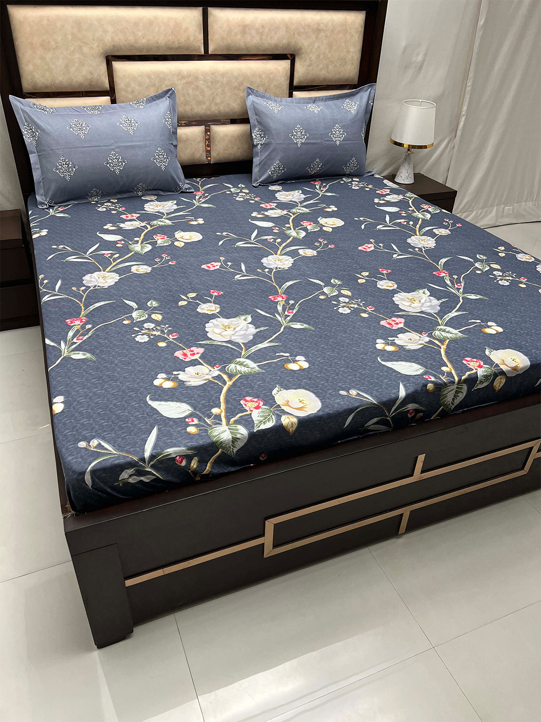 

Pure Decor Manor Blue & Green Floral Fitted 186 TC Super King Bedsheet & 2 Pillow Covers