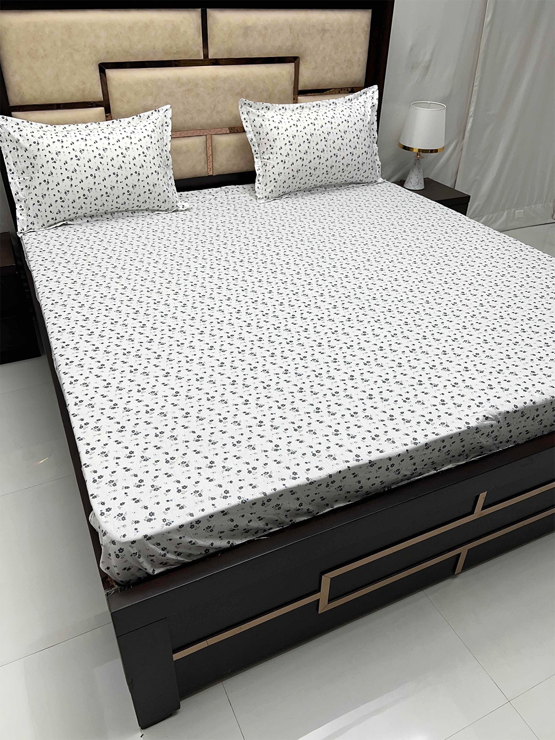 

Pure Decor Cotton King Size Fitted Double Bed Bedsheet With 2 Pillow Covers 6 X 6.3 X 1 ft, White